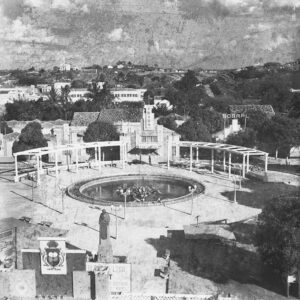 Praca da Sé durante a I Feira de Amostra e Comércio