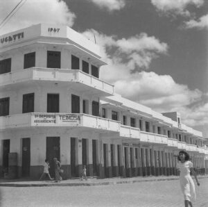 Primeiro prédio de apartamentos do Crato